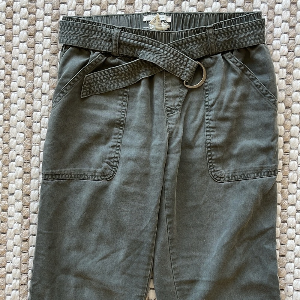 Olive Green cuffed pants - Picture 3 of 10